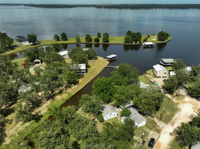 20559 Red Bud Court, Thornton, TX 76687