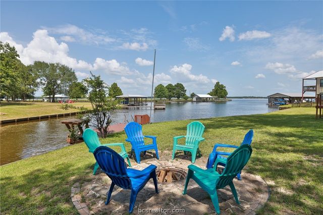 20559 Red Bud Court, Thornton, TX 76687