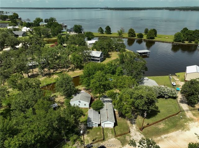 20559 Red Bud Court, Thornton, TX 76687