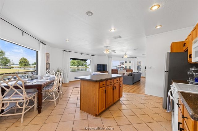 20559 Red Bud Court, Thornton, TX 76687