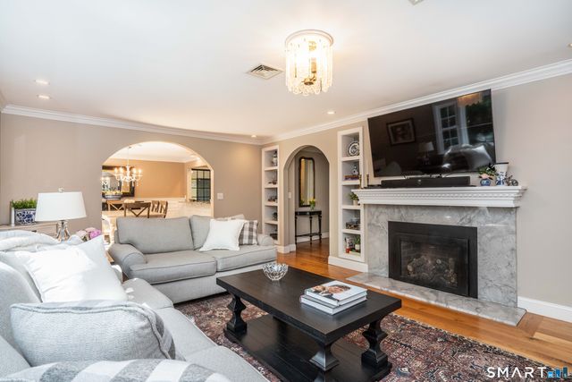57 Woodridge Circle, West Hartford, CT 06107