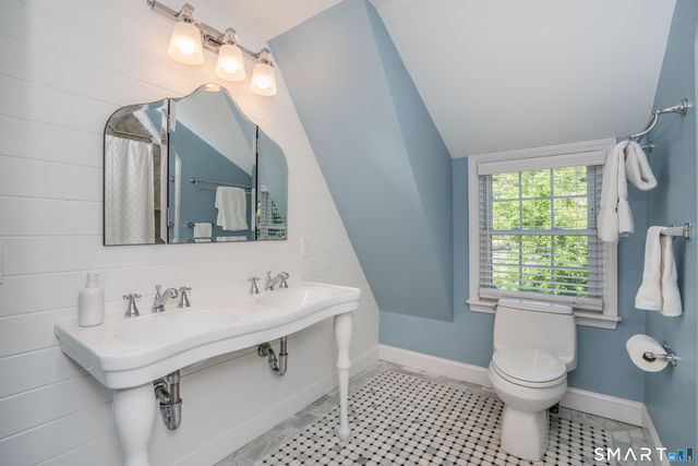 57 Woodridge Circle, West Hartford, CT 06107