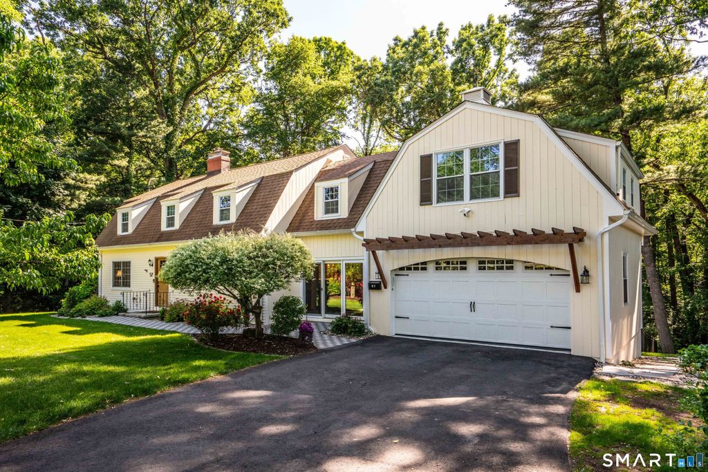 57 Woodridge Circle, West Hartford, CT 06107