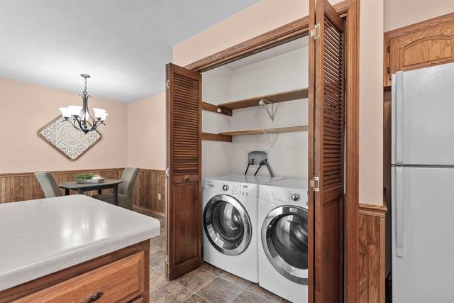 924 S KENSINGTON DRIVE, Appleton, WI 54915