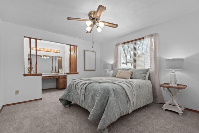 924 S KENSINGTON DRIVE, Appleton, WI 54915