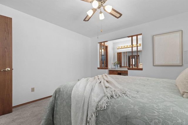 924 S KENSINGTON DRIVE, Appleton, WI 54915