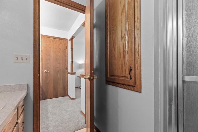 924 S KENSINGTON DRIVE, Appleton, WI 54915