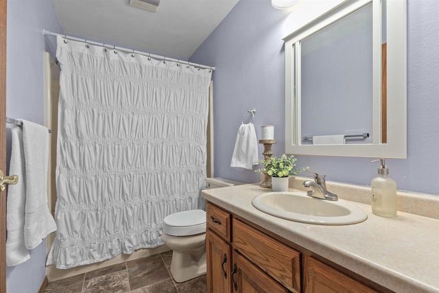 924 S KENSINGTON DRIVE, Appleton, WI 54915