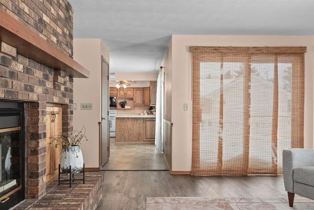 924 S KENSINGTON DRIVE, Appleton, WI 54915