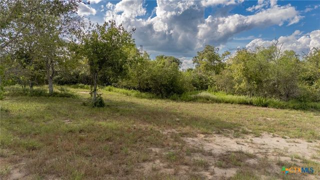 24 Left Rd., Victoria, TX 77905