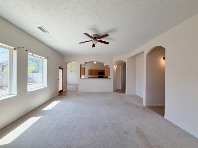 6216 Calle Vizcaya NW, Albuquerque, NM 87114