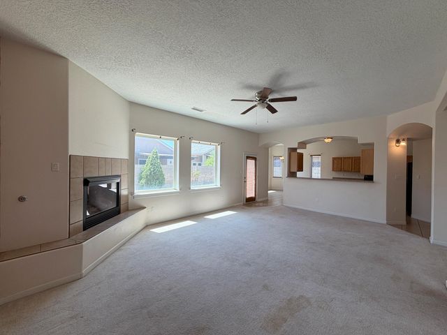 6216 Calle Vizcaya NW, Albuquerque, NM 87114