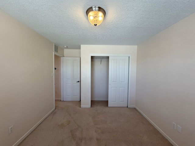 6216 Calle Vizcaya NW, Albuquerque, NM 87114