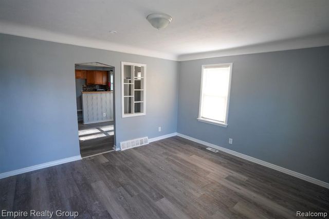 26949 Annapolis, Dearborn Heights, MI 48125