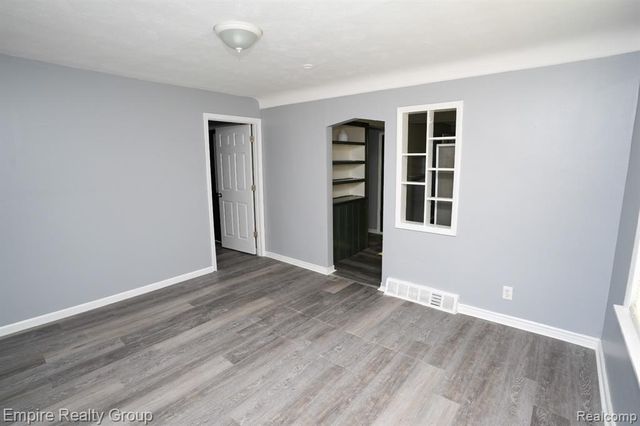 26949 Annapolis, Dearborn Heights, MI 48125