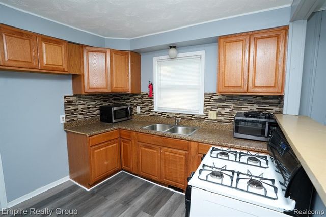 26949 Annapolis, Dearborn Heights, MI 48125