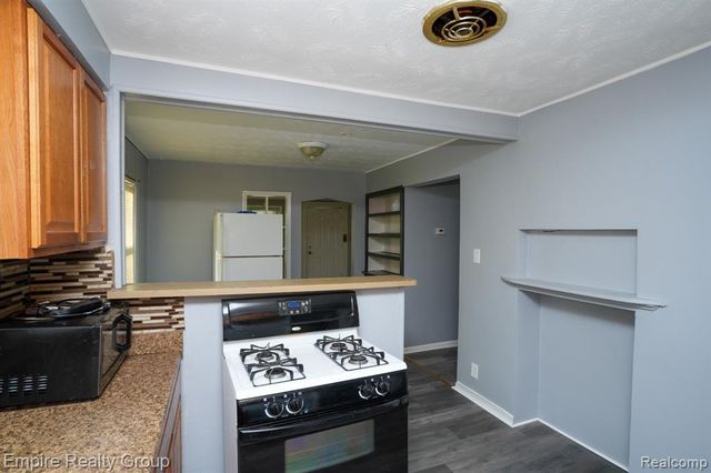 26949 Annapolis, Dearborn Heights, MI 48125