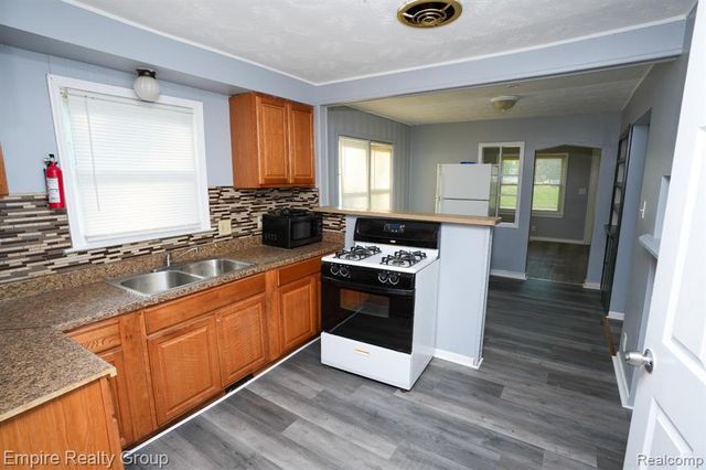 26949 Annapolis, Dearborn Heights, MI 48125