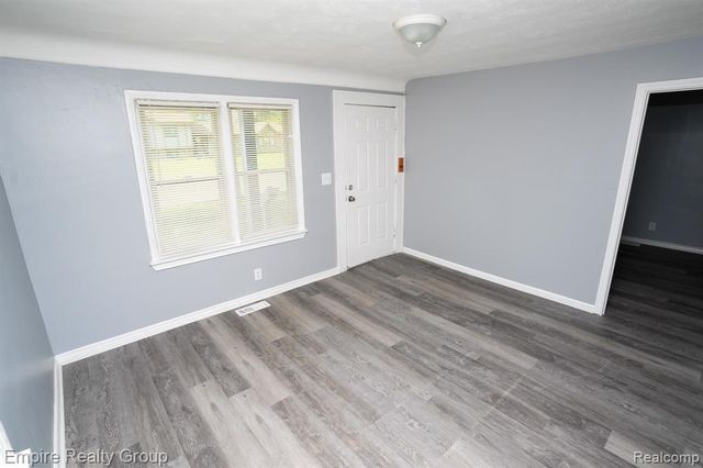 26949 Annapolis, Dearborn Heights, MI 48125
