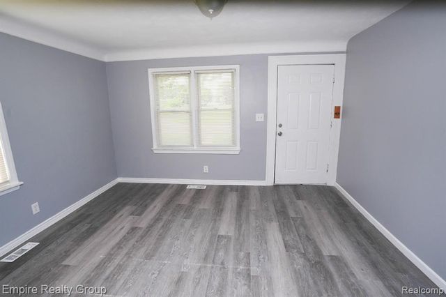 26949 Annapolis, Dearborn Heights, MI 48125