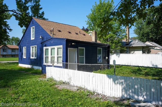 26949 Annapolis, Dearborn Heights, MI 48125