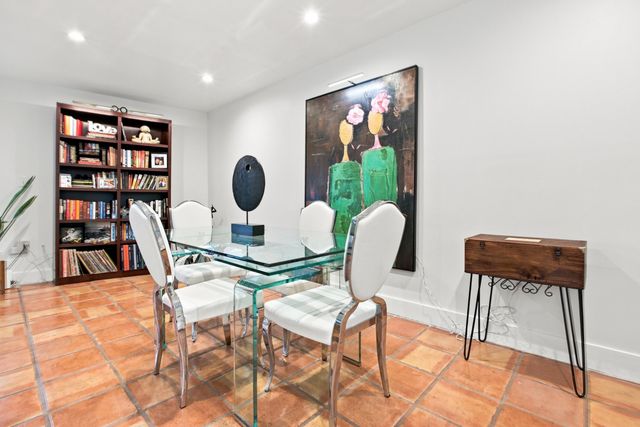 980 NW N River Drive 30, Miami, FL 33136