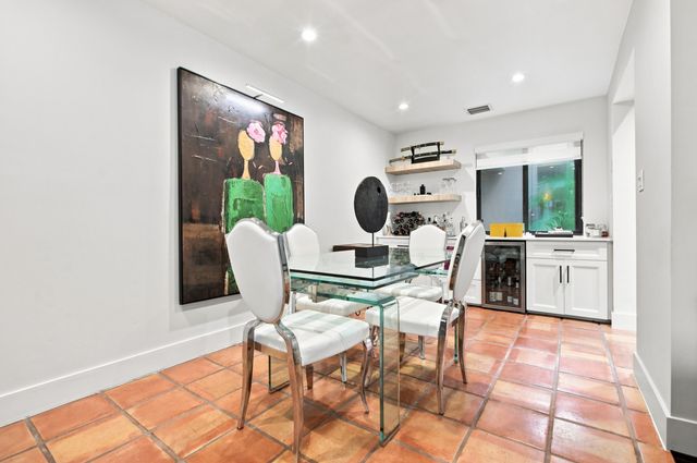 980 NW N River Drive 30, Miami, FL 33136