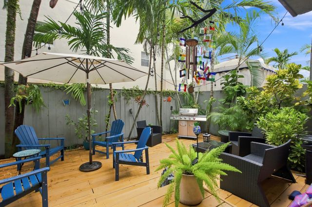 980 NW N River Drive 30, Miami, FL 33136