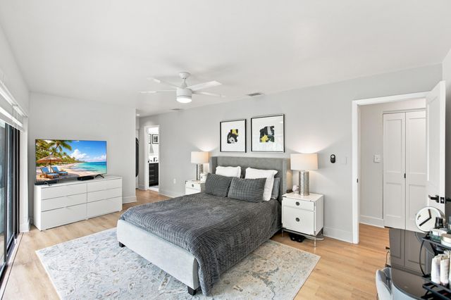 980 NW N River Drive 30, Miami, FL 33136