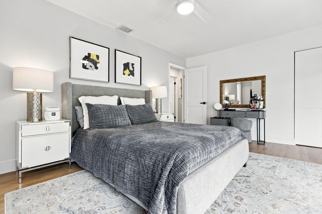 980 NW N River Drive 30, Miami, FL 33136