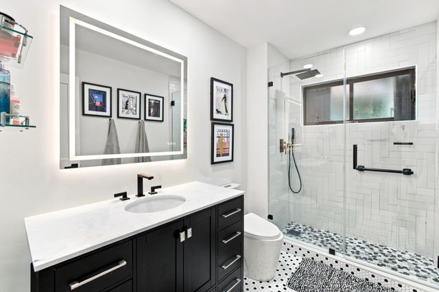 980 NW N River Drive 30, Miami, FL 33136