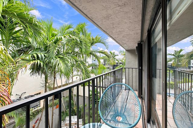 980 NW N River Drive 30, Miami, FL 33136
