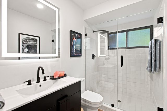 980 NW N River Drive 30, Miami, FL 33136