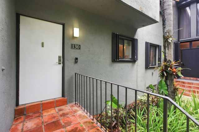 980 NW N River Drive 30, Miami, FL 33136