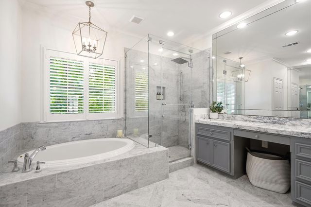 2 Pinewold Court, Houston, TX 77056