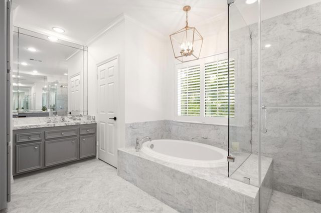 2 Pinewold Court, Houston, TX 77056