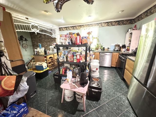 32 Ray Street, Niskayuna, NY 12309