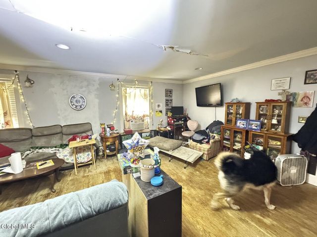 32 Ray Street, Niskayuna, NY 12309