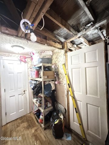 32 Ray Street, Niskayuna, NY 12309