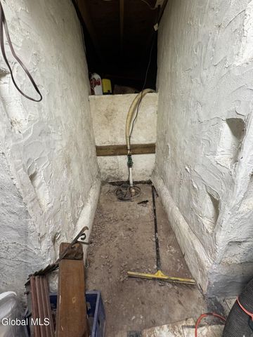 32 Ray Street, Niskayuna, NY 12309