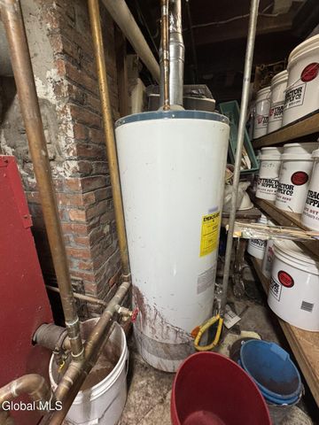 32 Ray Street, Niskayuna, NY 12309