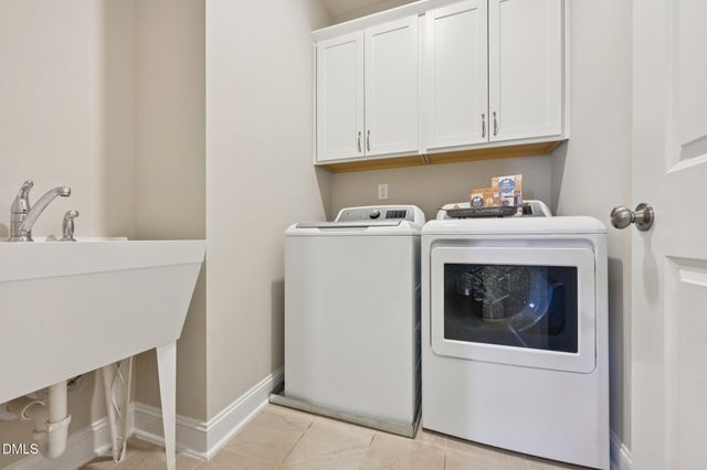 8405 Zinc Autumn Path, Raleigh, NC 27615