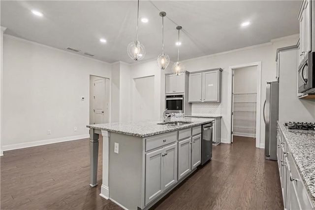 556 Avondale Hills Drive, Avondale Estates, GA 30032