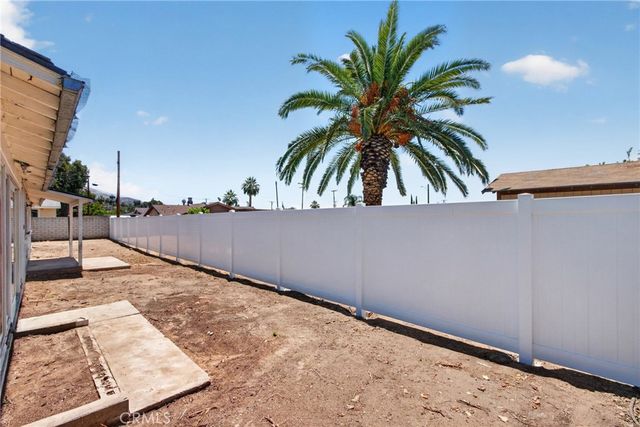 1215 E 39th Street, San Bernardino, CA 92404