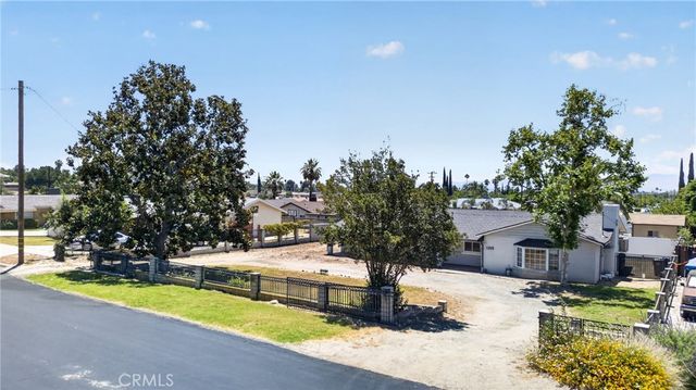 1215 E 39th Street, San Bernardino, CA 92404