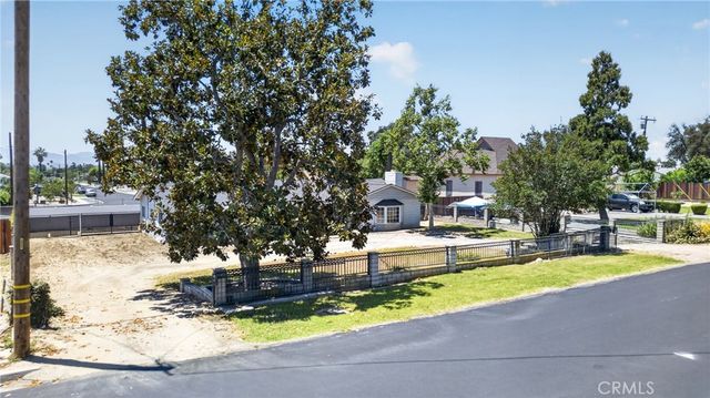 1215 E 39th Street, San Bernardino, CA 92404