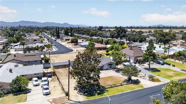 1215 E 39th Street, San Bernardino, CA 92404