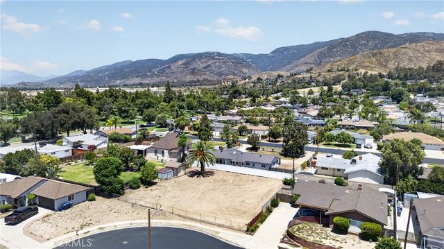 1215 E 39th Street, San Bernardino, CA 92404