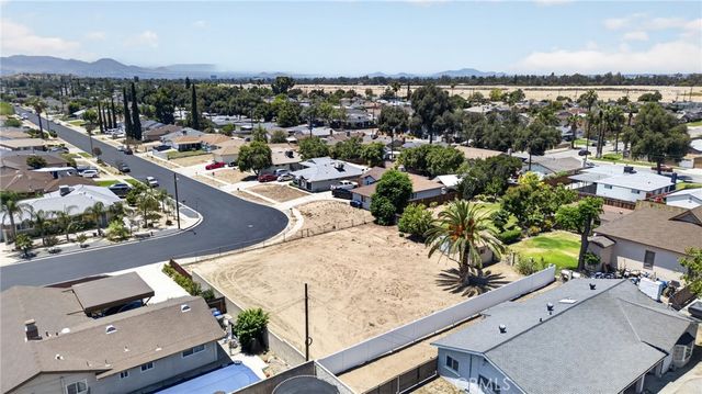 1215 E 39th Street, San Bernardino, CA 92404