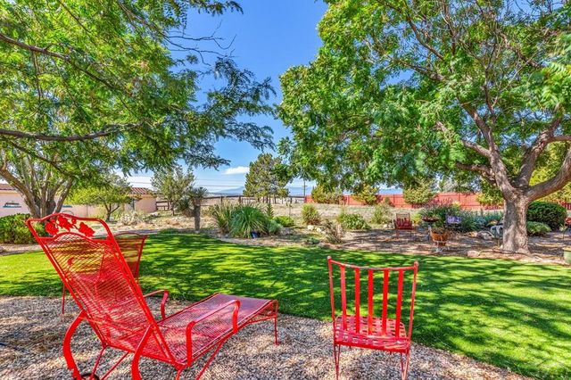 262 W Winterhaven Dr, Pueblo West, CO 81007